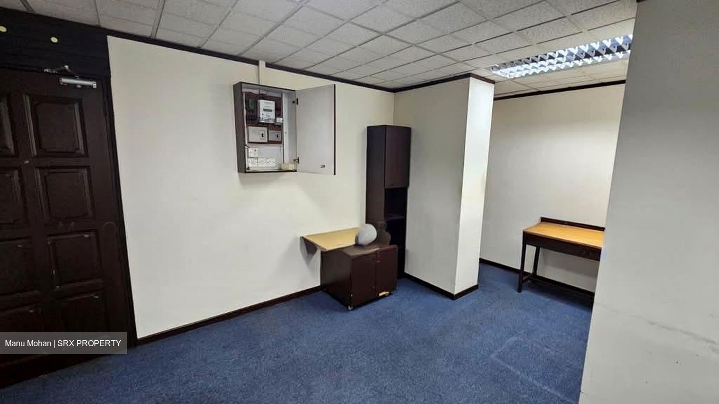 High Street Centre (D6), Office #604756991